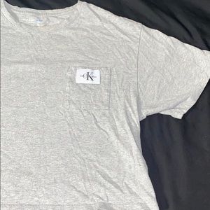 Cropped Calvin Klein T-shirt